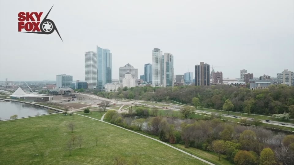 Milwaukee city employees return to work Monday