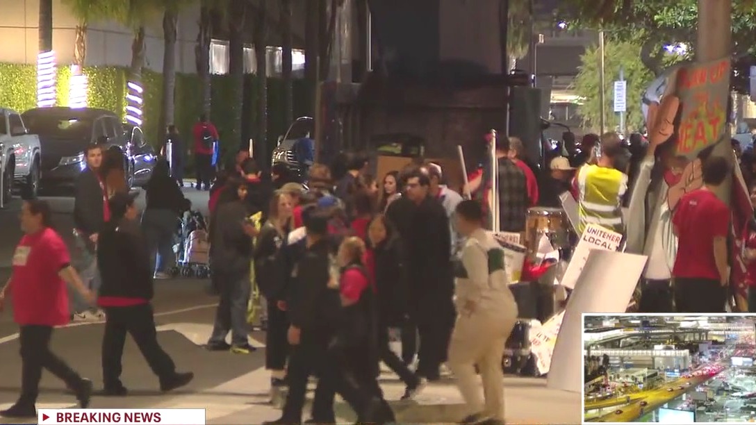 Protest held at LAX during holiday travel rush