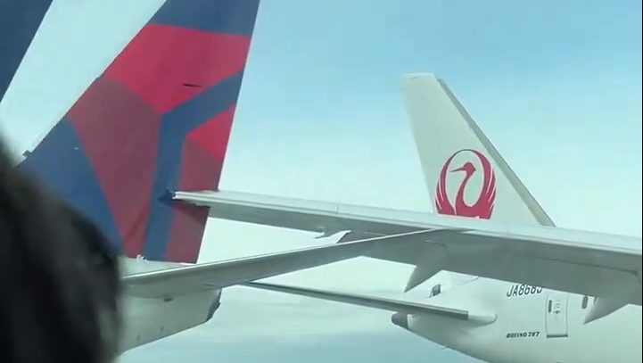 RAW: Video shows Japan Airlines plane clip tail of Delta plane at Sea-Tac Airport