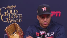 Astros' Jeremy Pena becomes first rookie shortstop to win Gold Glove