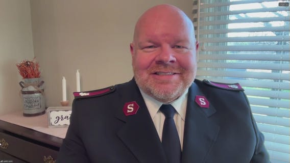 Salvation Army’s ‘Turkey Drop’ to feed hundreds of Chicago veterans | ChicagoLIVE