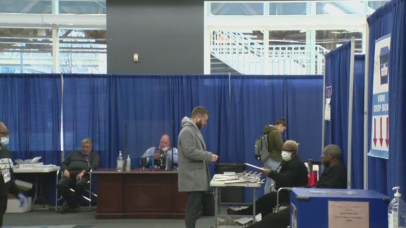 Votes start rolling in for pivotal Chicago Election Day