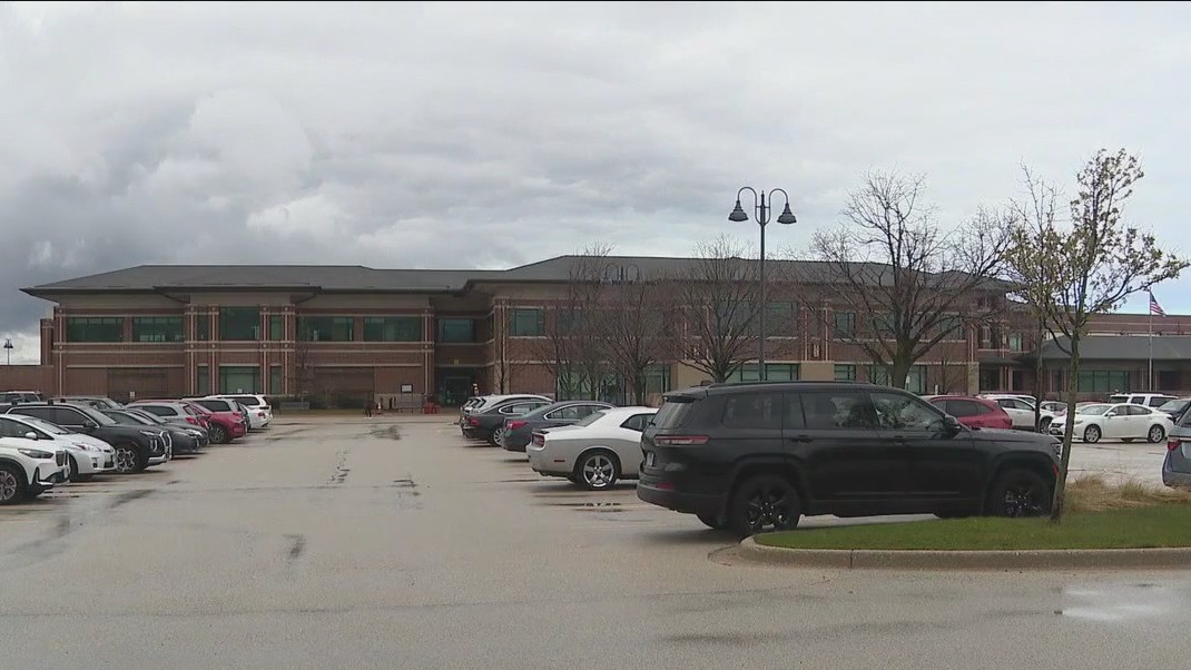 New details arise in lawsuit filed against Glenview Park District over lifeguard who allegedly exposed himself