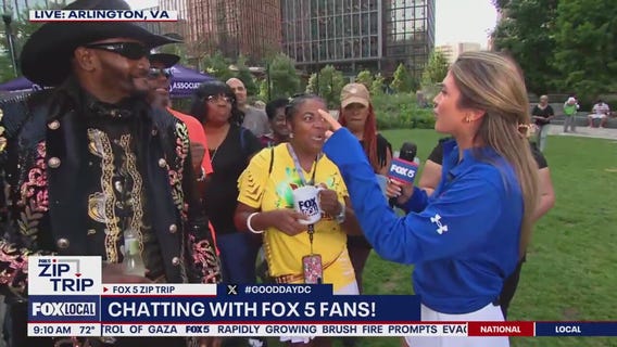Crowd chat in Arlington