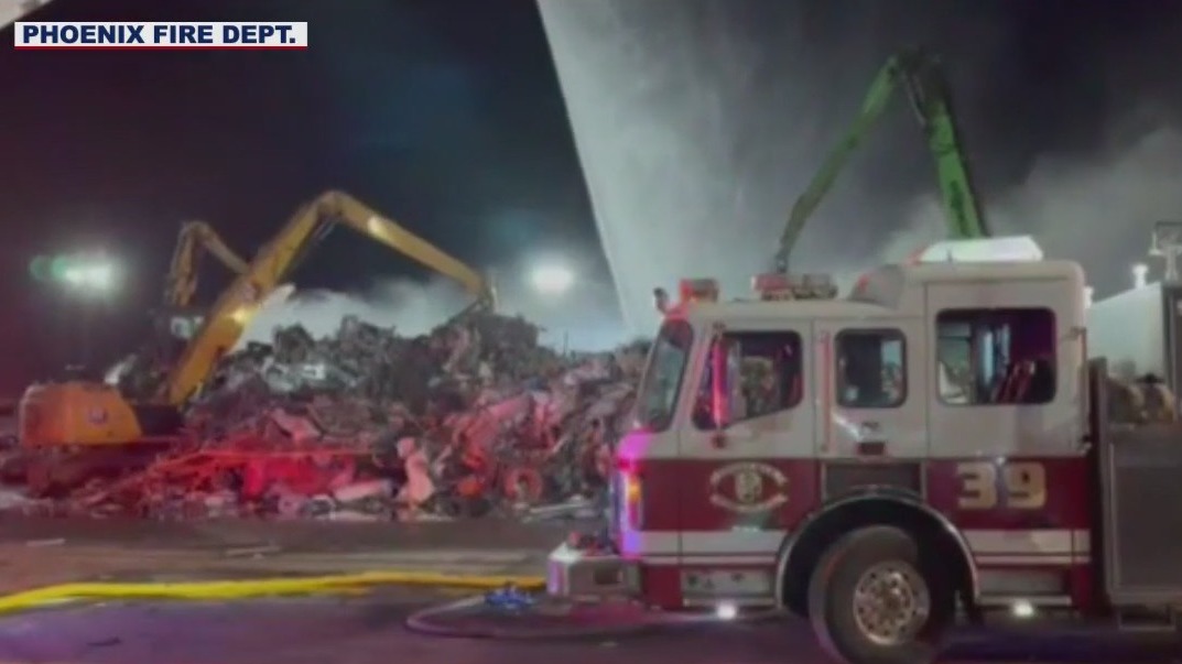 Scrap yard fire breaks out in Phoenix | FOX 10 Phoenix