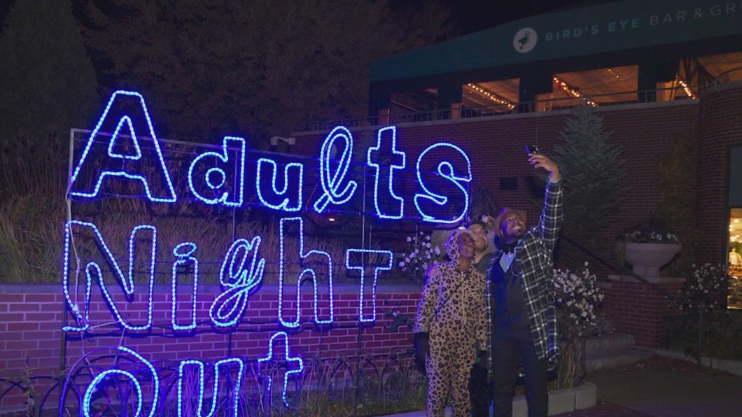 Lincoln Park Zoo hosts Adults Night Out 'Howl-o-ween'
