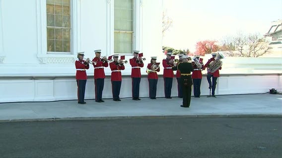 First Lady Melania Trump receives White House Christmas tree [FULL]