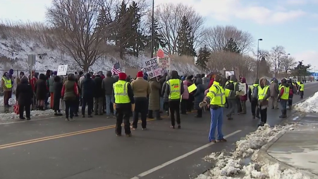 Protests against deportation flights gather at MSP