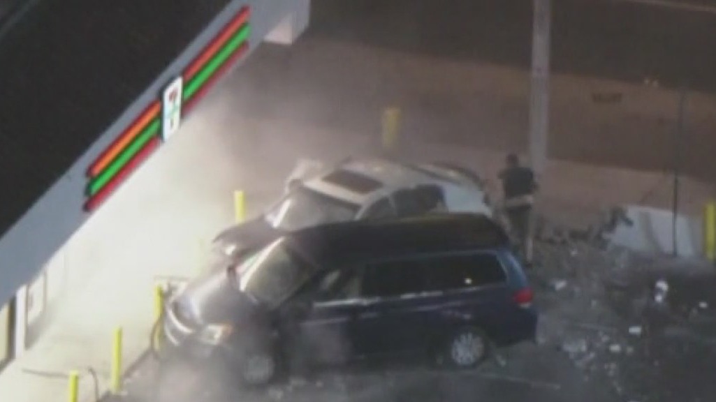 4 arrested after South LA crash