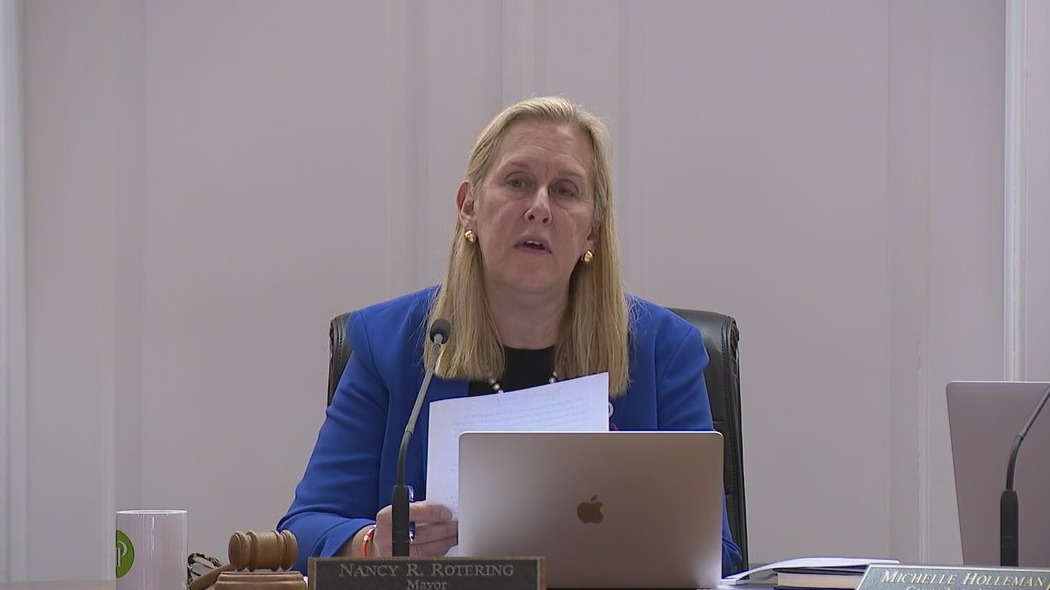 Highland Park approves state and federal assault weapons ban resolution