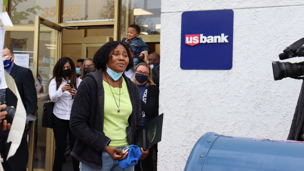 Local Marine veteran surprised with car after crash