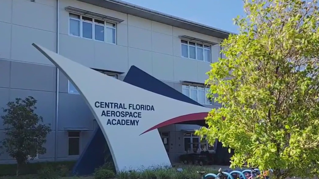 Polk County program teaches students, adults about aviation