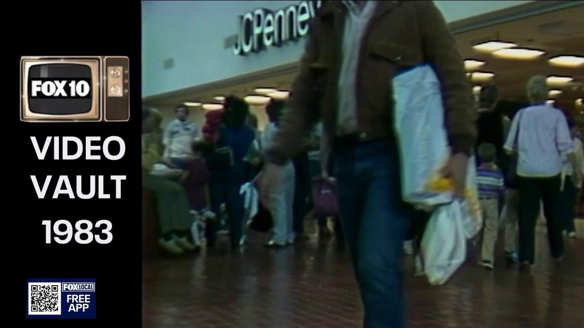 Shopping on Christmas Eve in 1983 | Video Vault