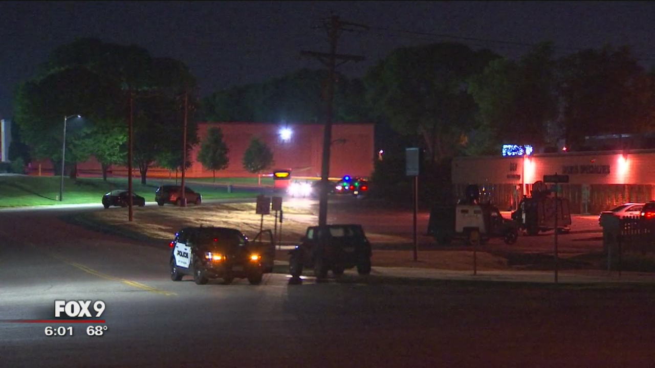 Man dead after standoff with police in Eagan, Minn.