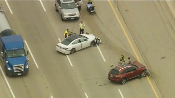 Crash causes delays on Jane Addams in Elgin