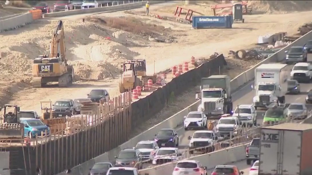 Thanksgiving travel in full swing