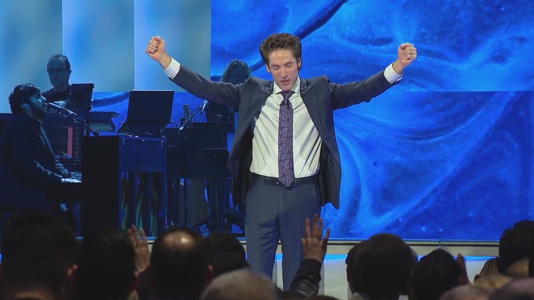 Lakewood churchgoers return to services