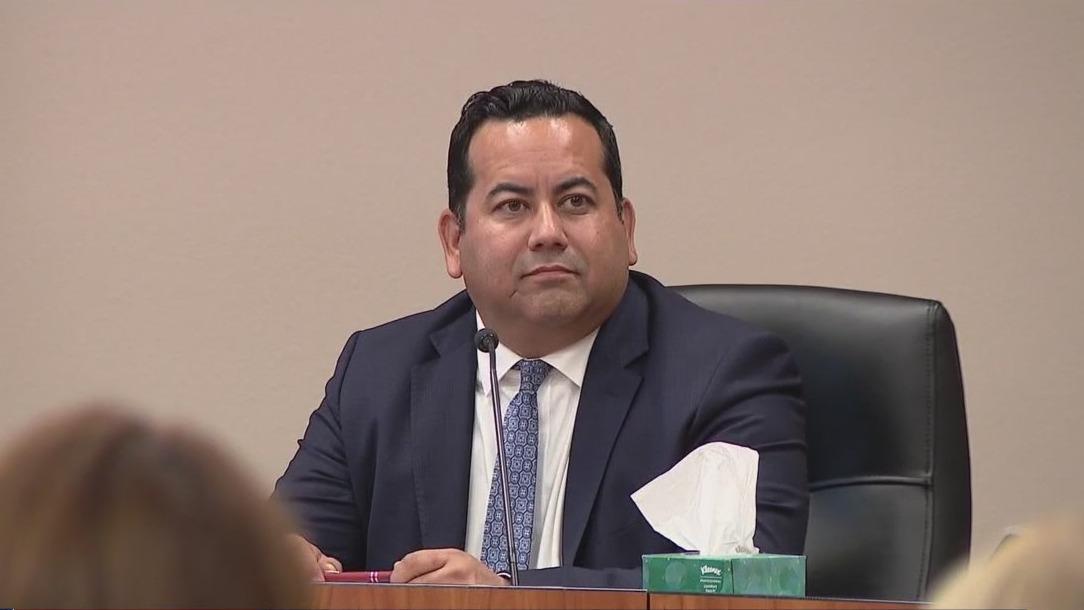 AZ school district board to meet amid controversy