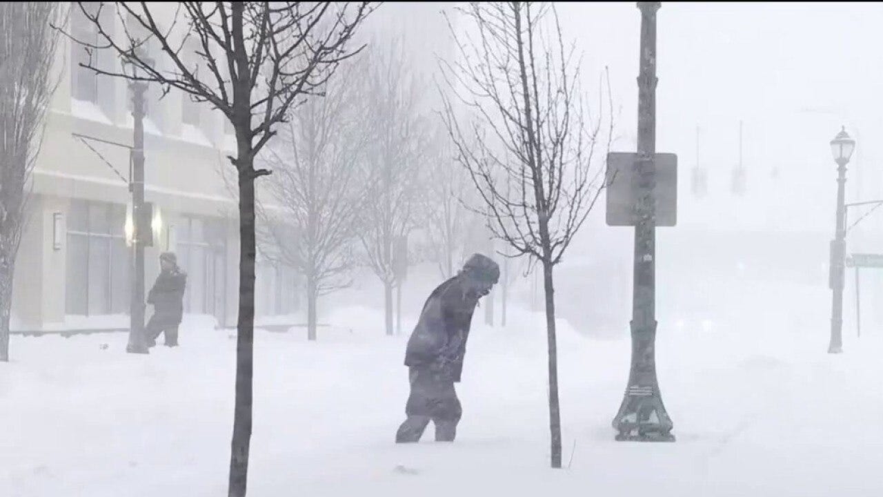 Bomb cyclone winter storm blasts New York, prompts emergeny