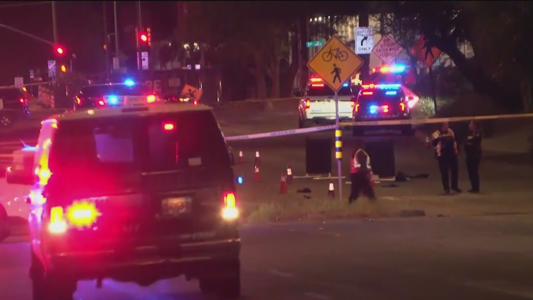 Teen driver facing murder charges after hitting, killing 3 U of A students: police