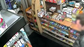 NYPD searching for Chelsea stabbing suspect