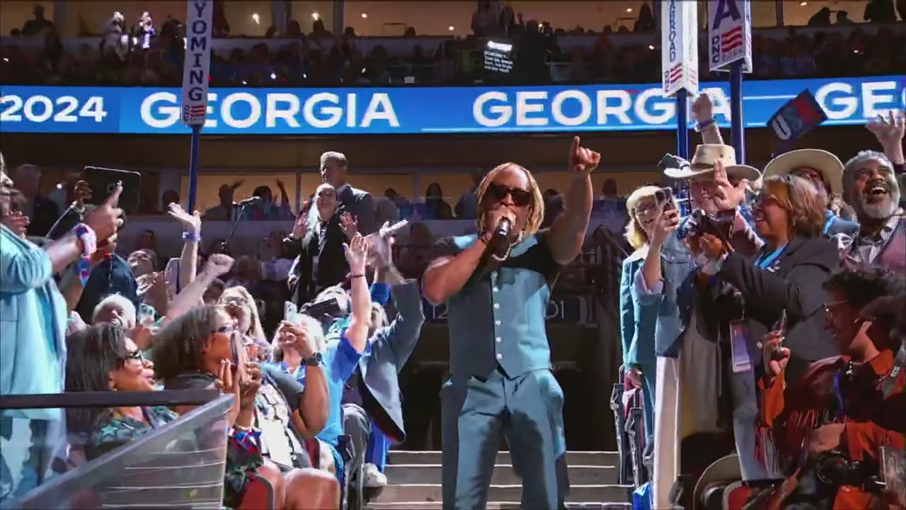 Lil Jon helps Georgia delegation vote for Kamala Harris
