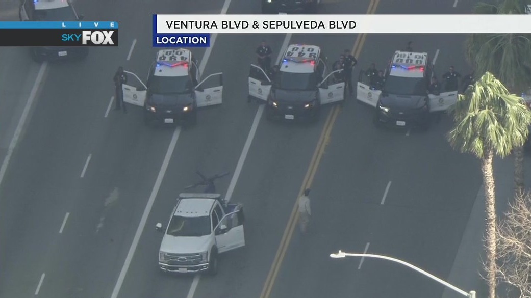 Tow truck driver in custody after police chase | FOX 11 Los Angeles