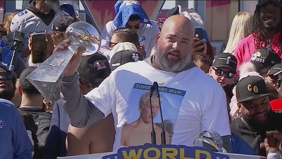 'Bet on yourself': Andrew Whitworth gives inspirational speech at Rams? victory parade