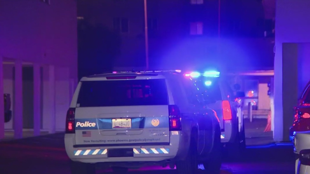 Man hurt in west Phoenix shooting