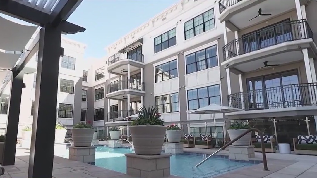 Living at an iconic Valley location | Cool House