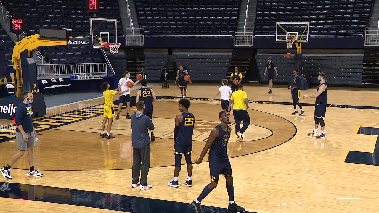 WATCH - Jennifer Hammond got an early look at defending Big 10 basketball champion Michigan and has a report from media day