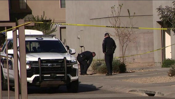 Police searching for suspects after toddler is shot in South Phoenix
