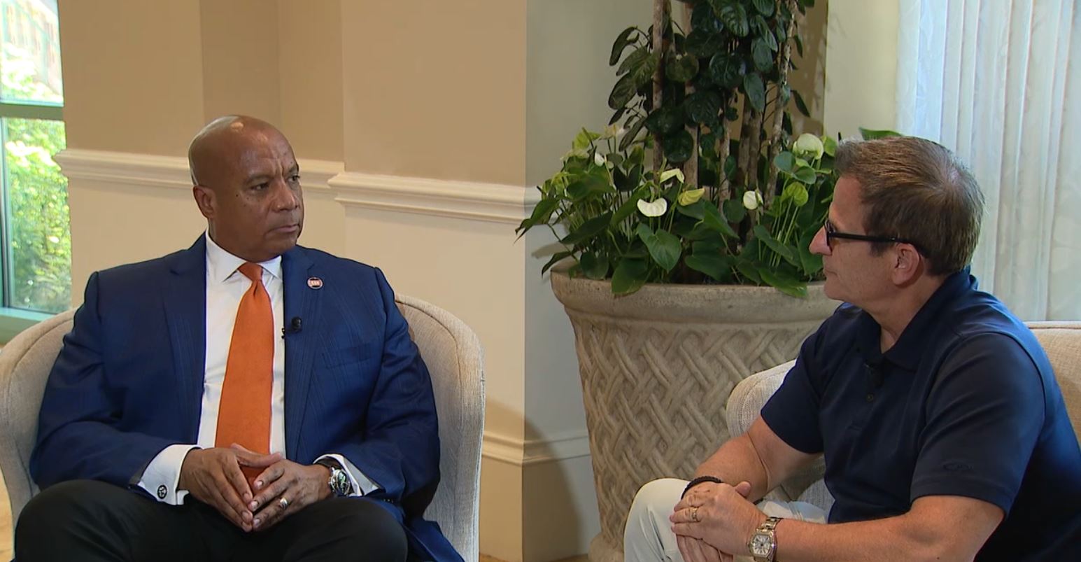 Lou Canellis goes one-on-one with Chicago Bears' CEO Kevin Warren