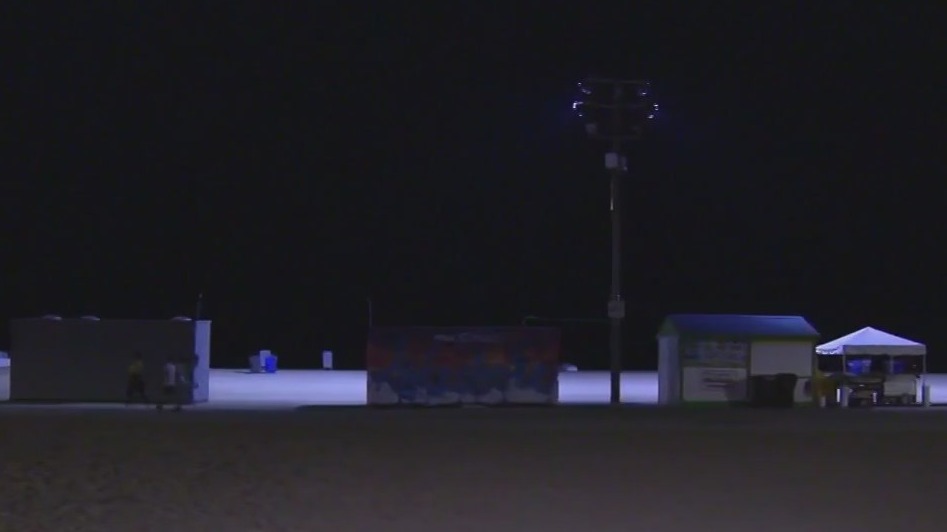 Man dies after being pulled out of Lake Michigan