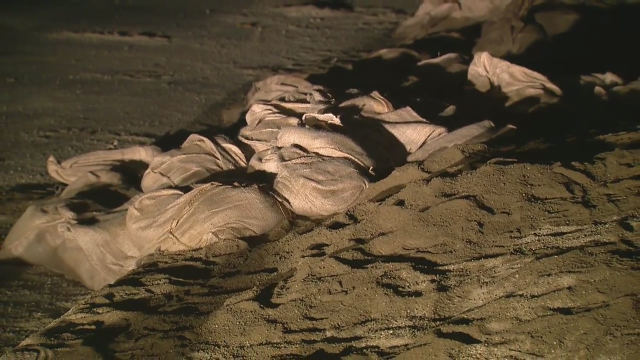 Woolsey fire victims prepare for the rain