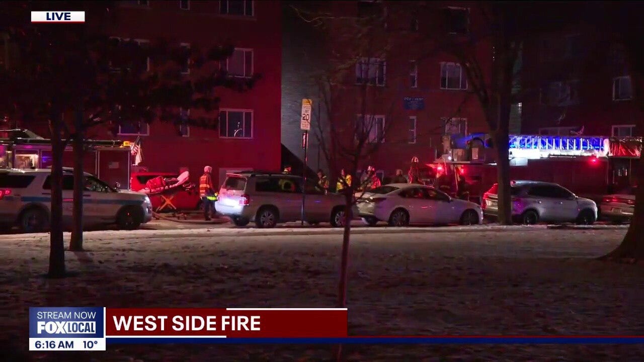Early morning fire in Chicago sends 4 people to hospital