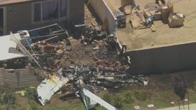 Small plane crashes into backyard of Hemet home