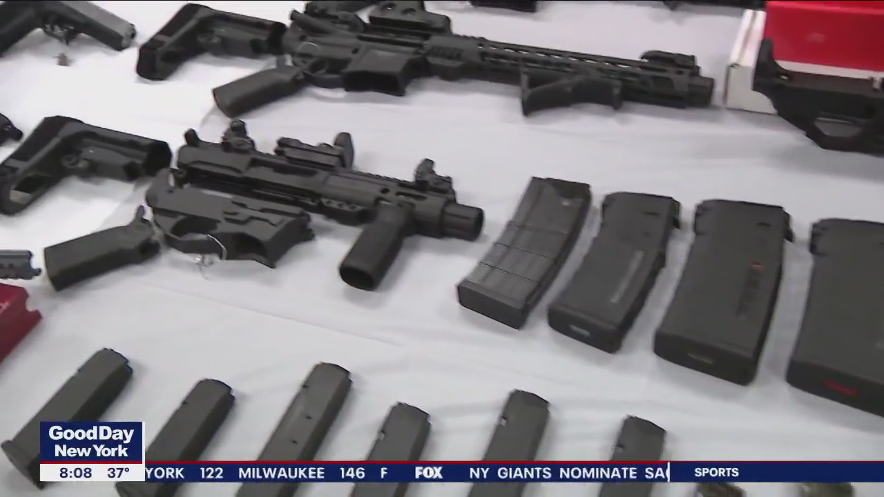 Sen. Schumer introduces bill to ban assault weapons