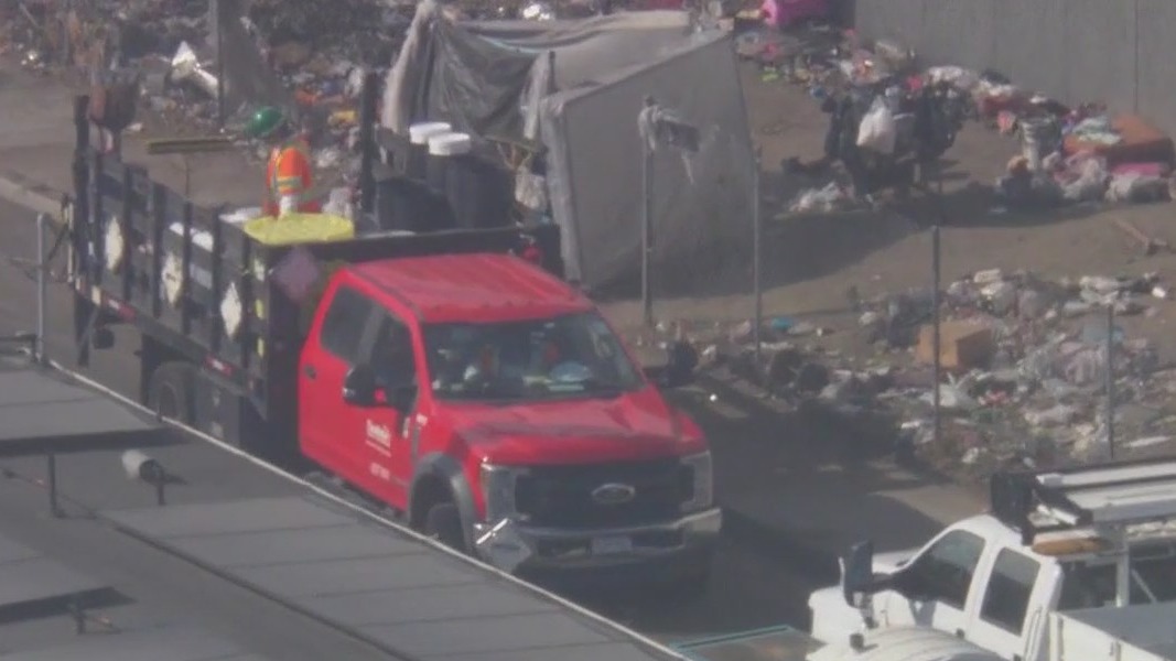 Crews clear South LA homeless encampment