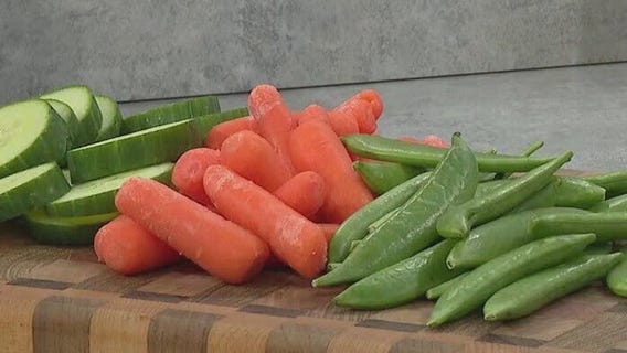 Thanksgiving meal: How to keep from overindulging