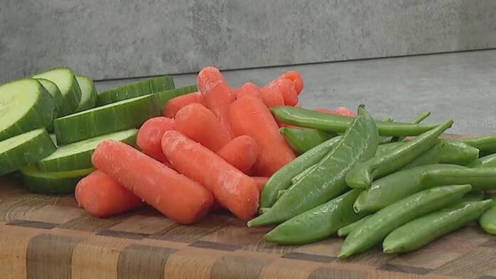 Thanksgiving meal: How to keep from overindulging