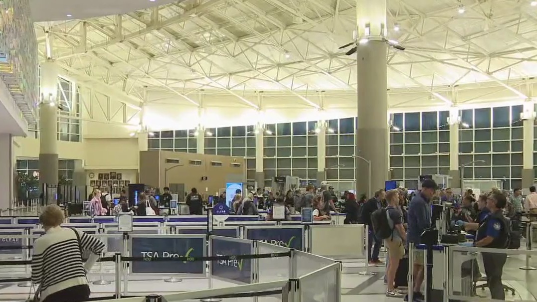 Flight cuts start today at 40 airports including in Houston