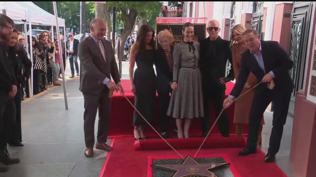 Sarah Paulson receives star on Walk of Fame