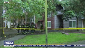 Crews put out Everett apartment fire