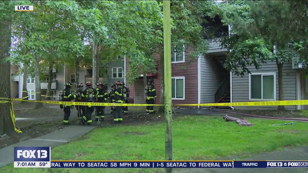 Crews put out Everett apartment fire