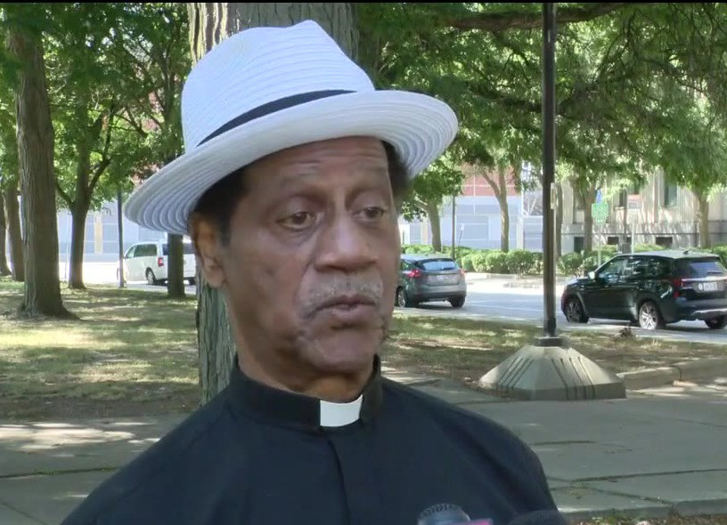 Veterans, homeless given food, toiletries on Fourth of July