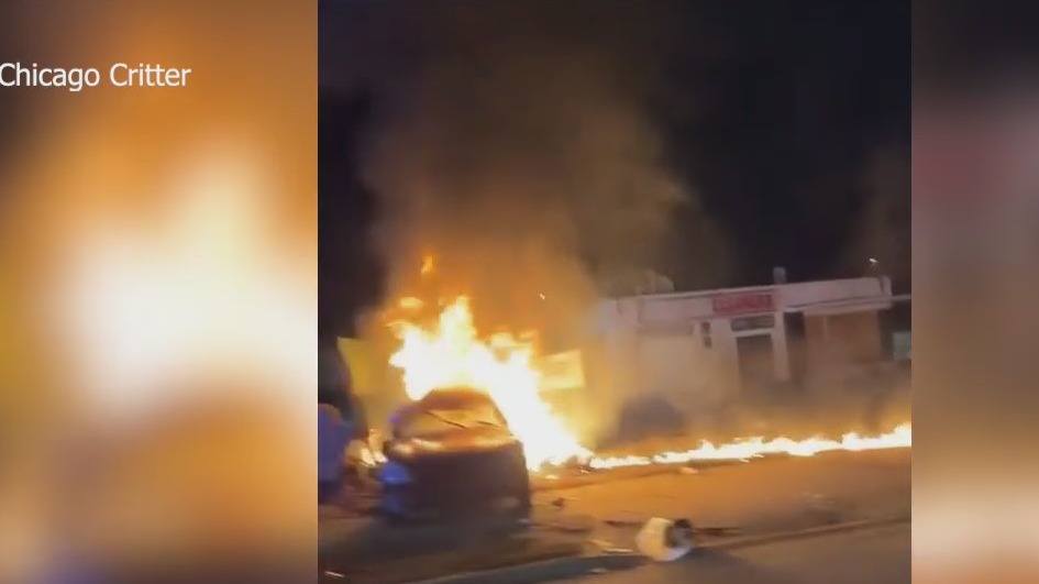 Families grieve for 3 people killed in crash during drag racing on Chicago's West Side