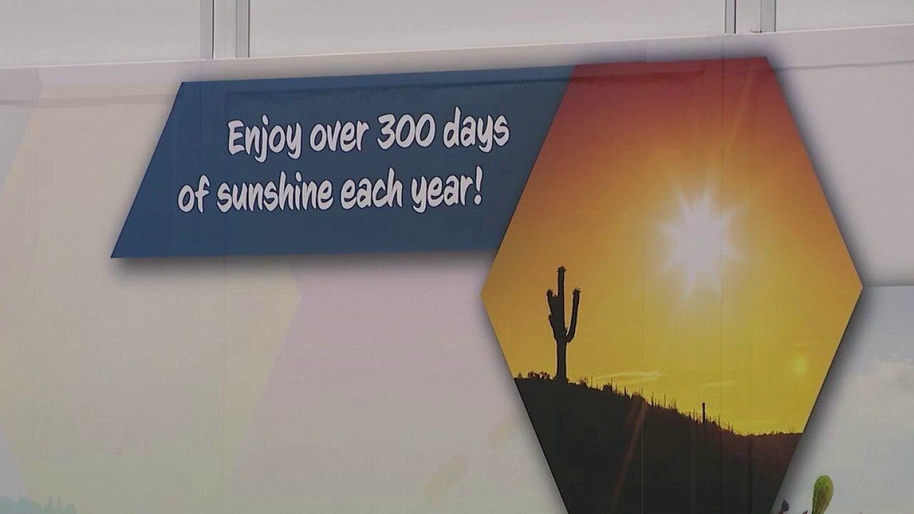 Travelers trade chilly temps for a warm Arizona Christmas