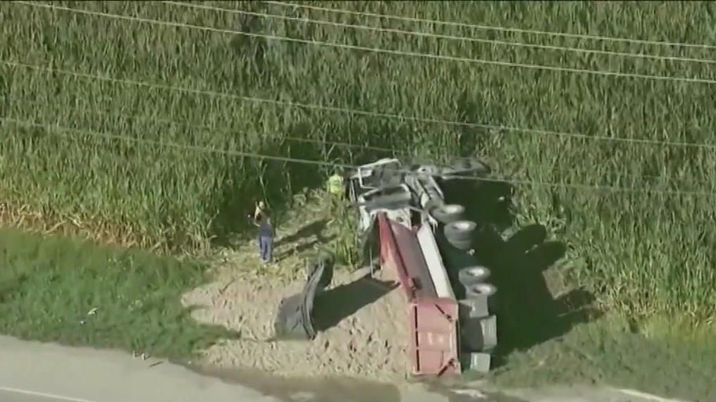 2 suburban high school students killed in Bartlett crash