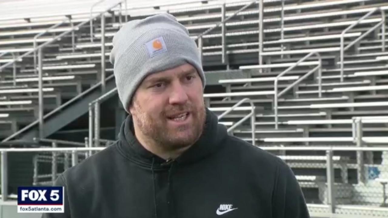 Falcon Lee Smith retires from football